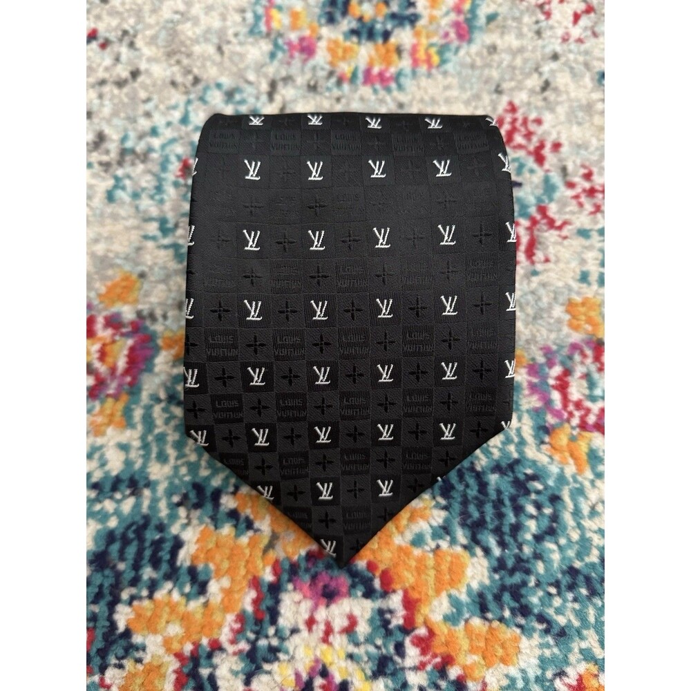 Louis Vuitton Monogram Gradient Silk Tie in Black